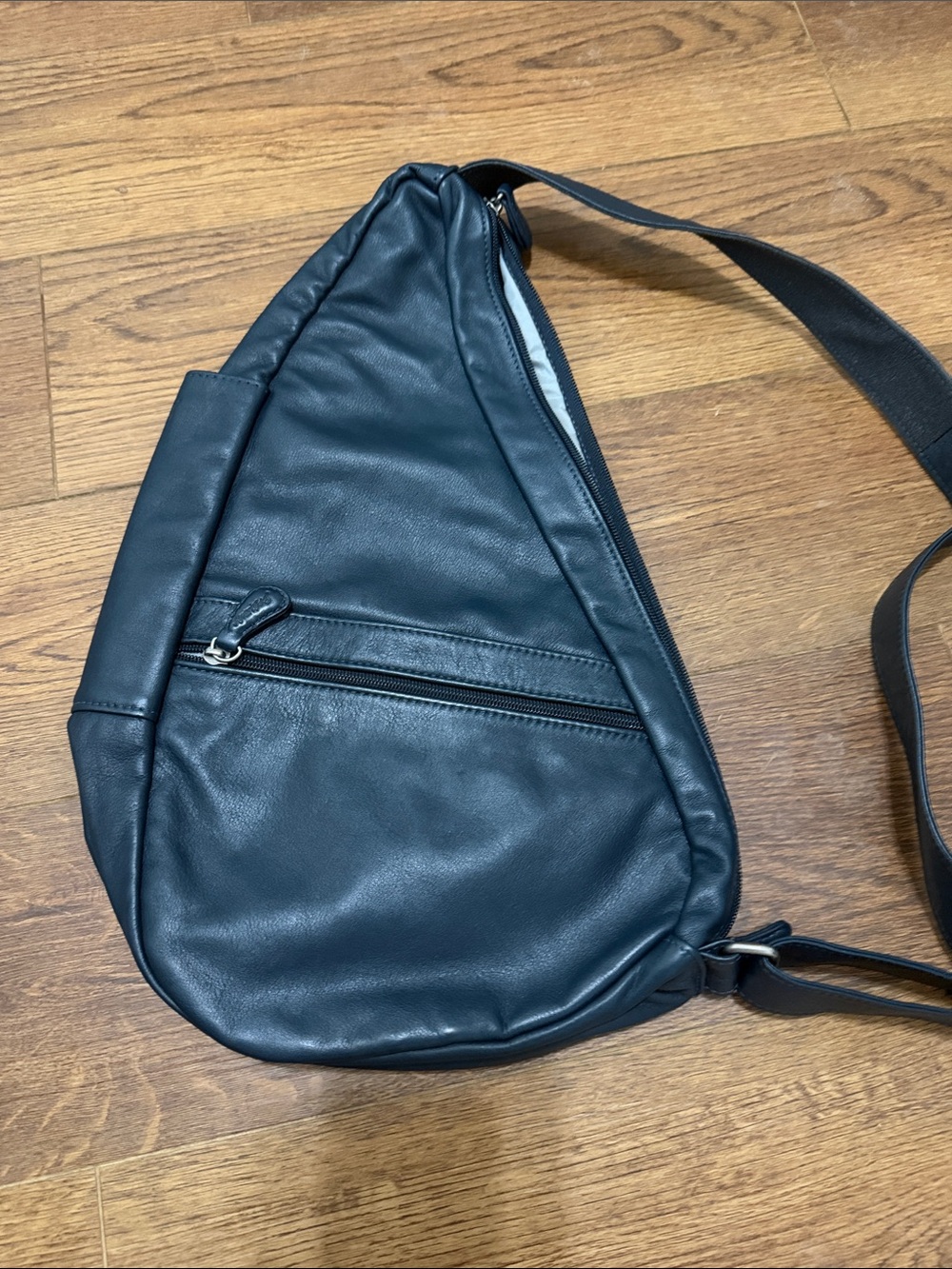Women’s Black Leather Sling Bag - Ameribag